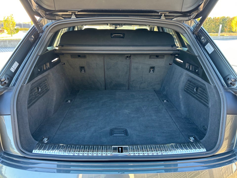 Audi e-tron S quattro 5d