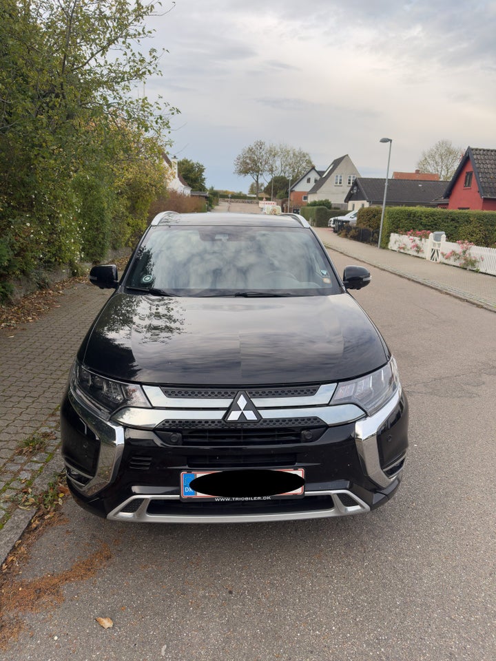 Mitsubishi Outlander 2,4 PHEV Instyle CVT 4WD 5d