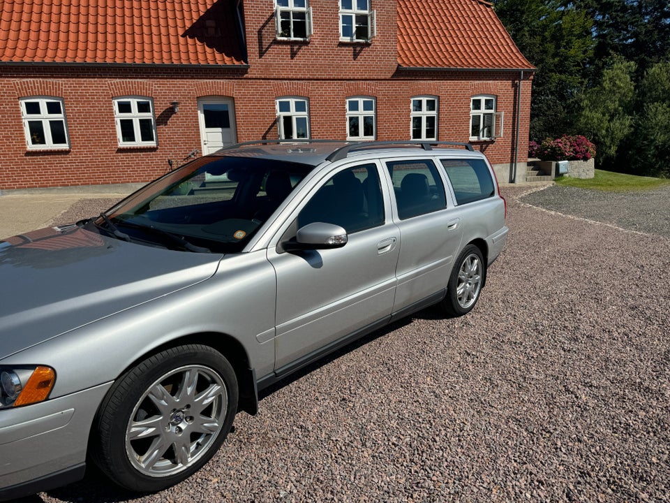 Volvo V70 2,4 140 5d