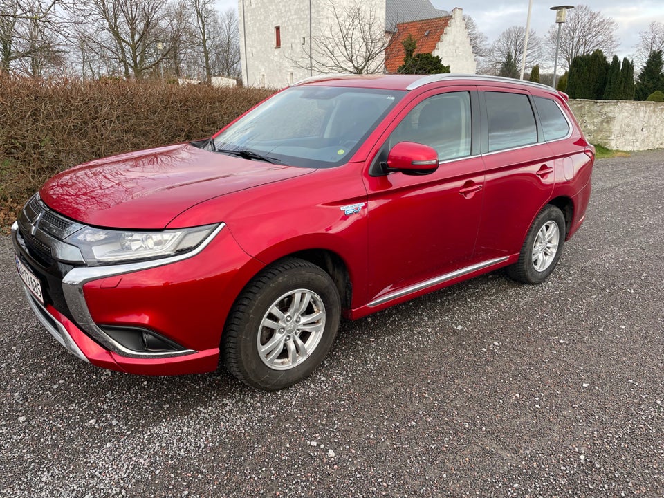 Mitsubishi Outlander 2,4 PHEV Inform+ CVT 4WD 5d