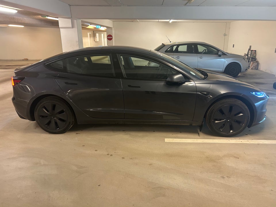 Tesla Model 3 RWD 4d