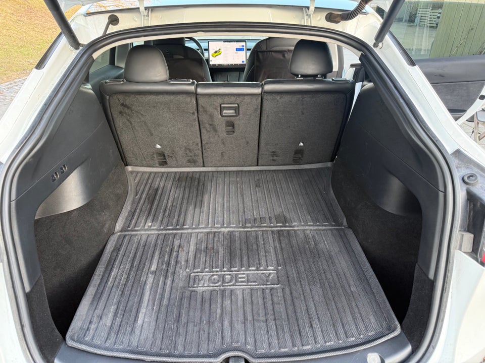 Tesla Model Y Long Range AWD 5d