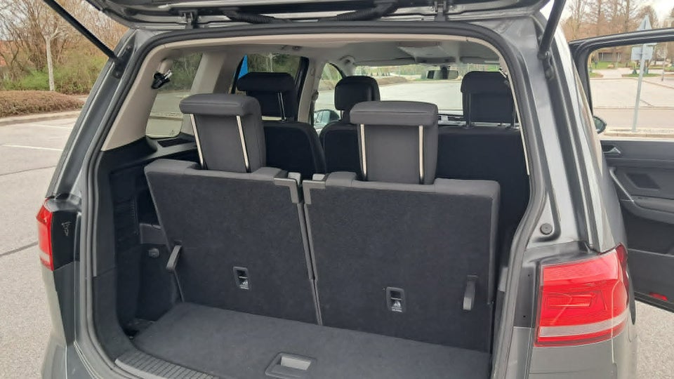 VW Touran 1,6 TDi 115 Comfortline DSG 7prs 5d