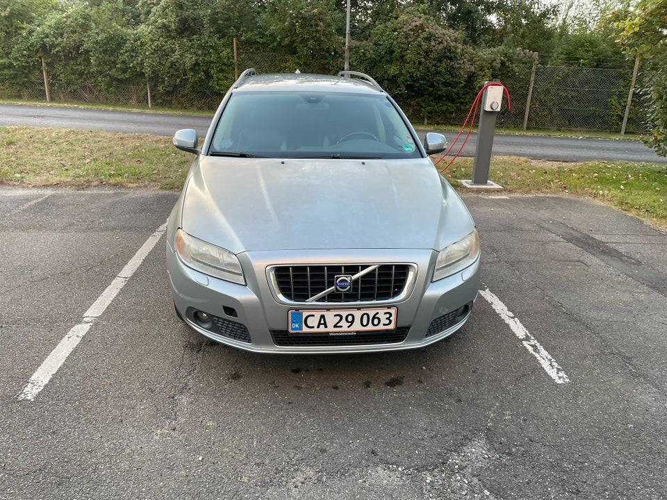 Volvo V70 2,5 T Momentum aut. 5d