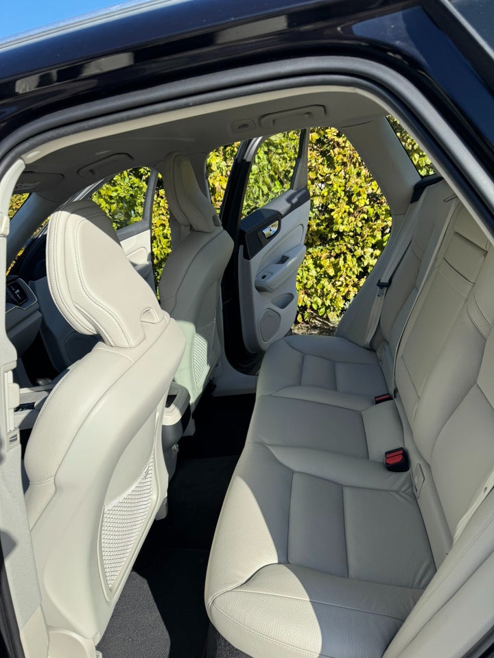 Volvo XC60 2,0 B4 197 Inscription aut. 5d