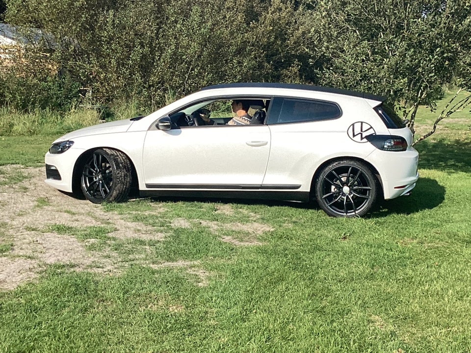 VW Scirocco 2,0 TDi 140 Sport DSG 3d