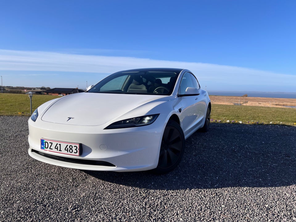 Tesla Model 3 RWD 4d