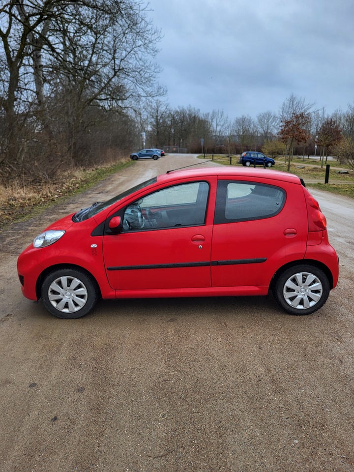 Peugeot 107 1,0 Active 5d