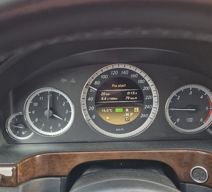 Mercedes E200 2,2 CDi Elegance stc. aut. BE 5d