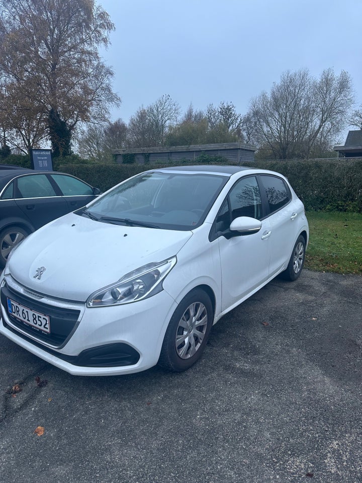 Peugeot 208 1,6 BlueHDi 100 Desire Sky 5d