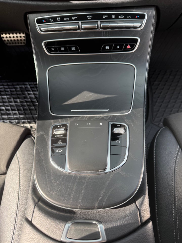 Mercedes E300 de 2,0 AMG Line aut. 4d