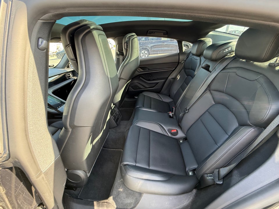 Porsche Taycan 4S Performance+ 75 Years 4d