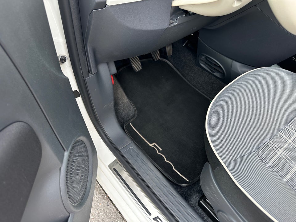 Fiat 500C 0,9 TwinAir 80 Lounge 2d