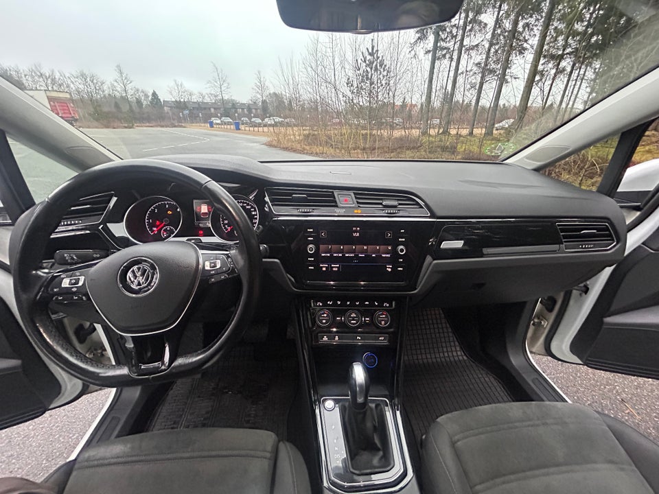 VW Touran 2,0 TDi 150 Highline DSG 7prs 5d