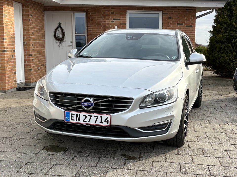 Volvo V60 2,0 D4 190 Momentum aut. 5d