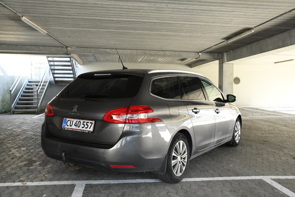 Peugeot 308 1,5 BlueHDi 130 Infinity SW 5d