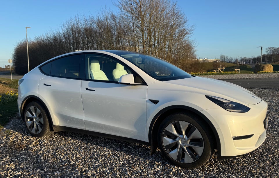 Tesla Model Y Long Range AWD 5d