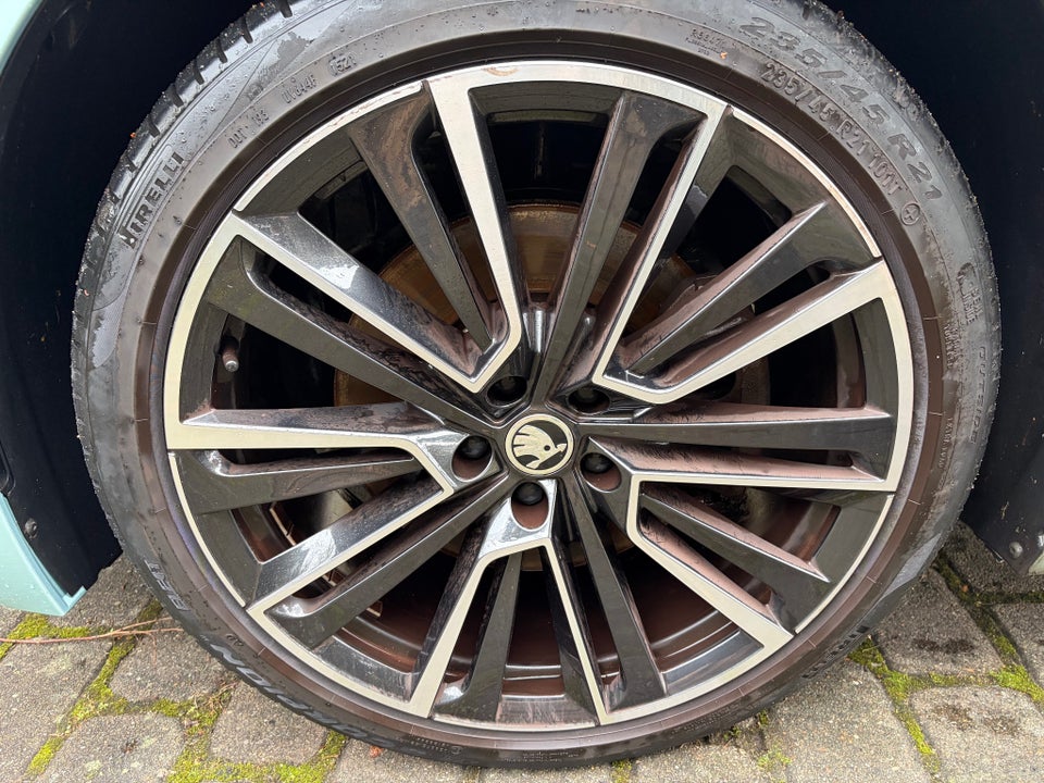 Skoda Enyaq 80x iV Founders Edition 5d