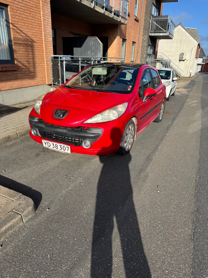 Peugeot 207 1,6 HDi S16 5d