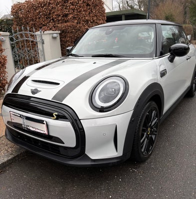 MINI Cooper SE  Maximise 3d