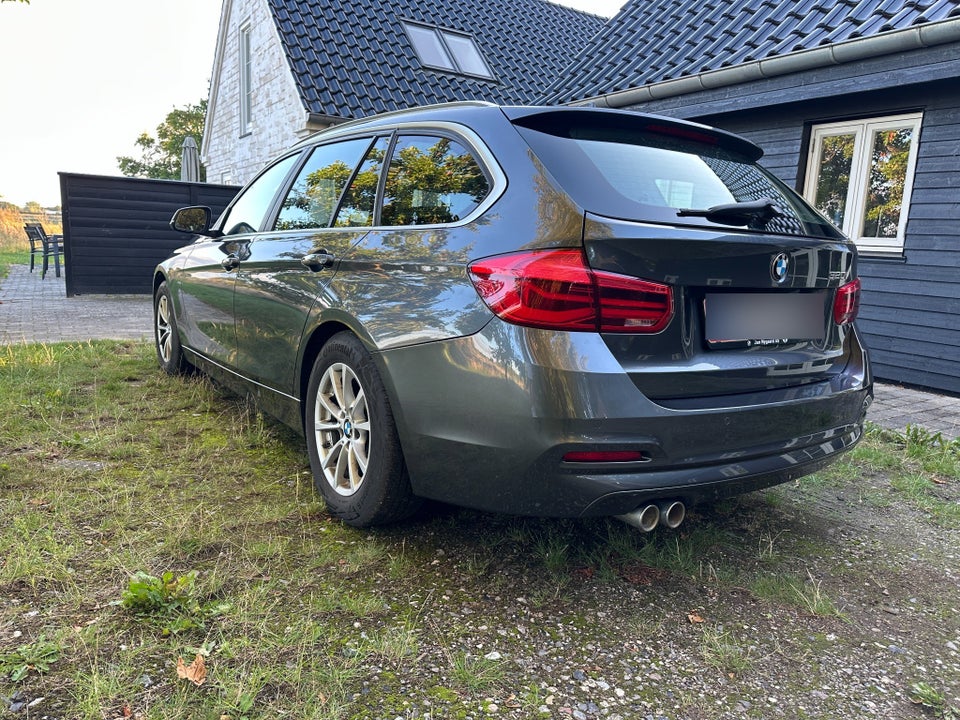 BMW 320i 2,0 Touring Executive aut. 5d