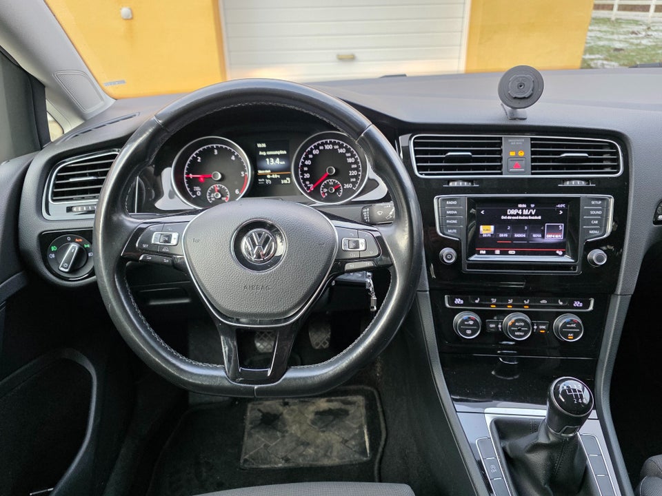 VW Golf VII 2,0 TDi 150 Comfortline Variant BM 5d