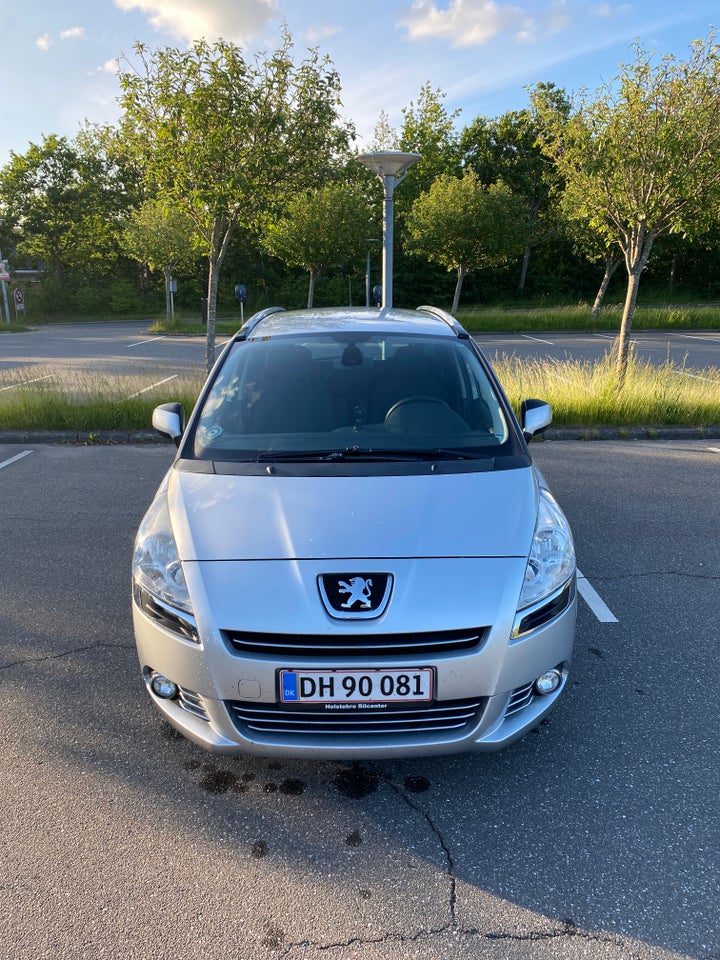 Peugeot 5008 1,6 HDi 114 Style 5d