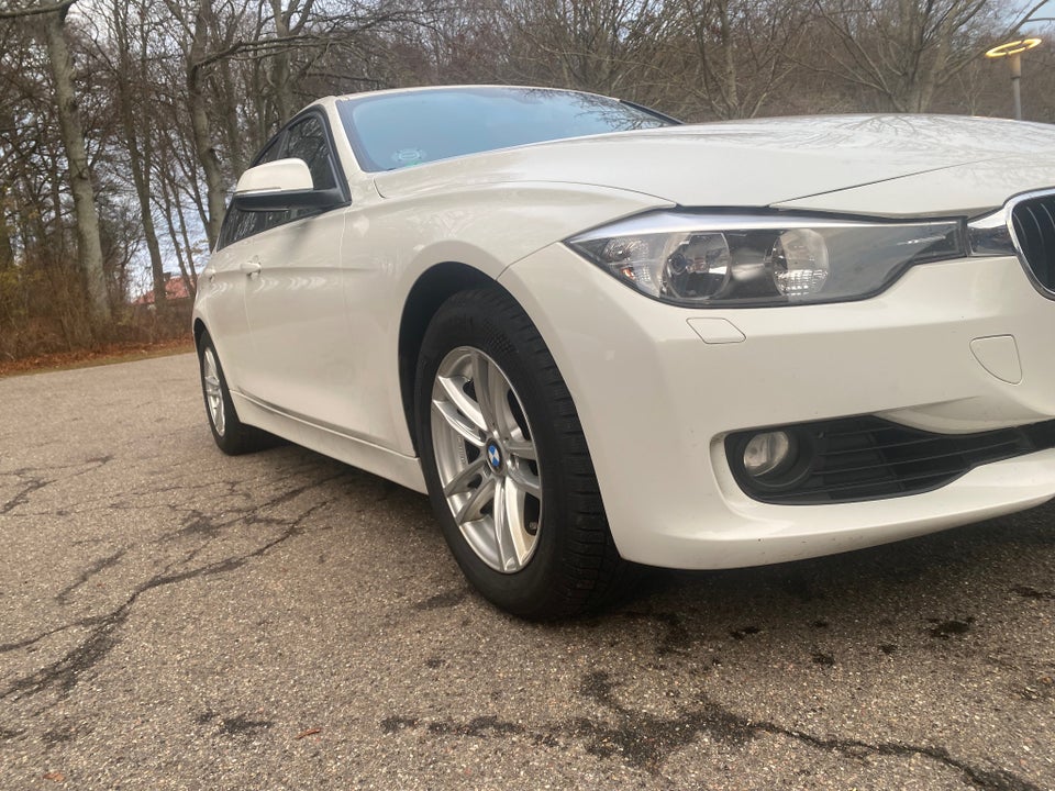 BMW 320i 2,0 aut. 4d