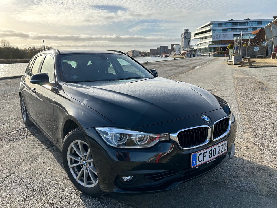 BMW 320i 2,0 Touring aut. 5d