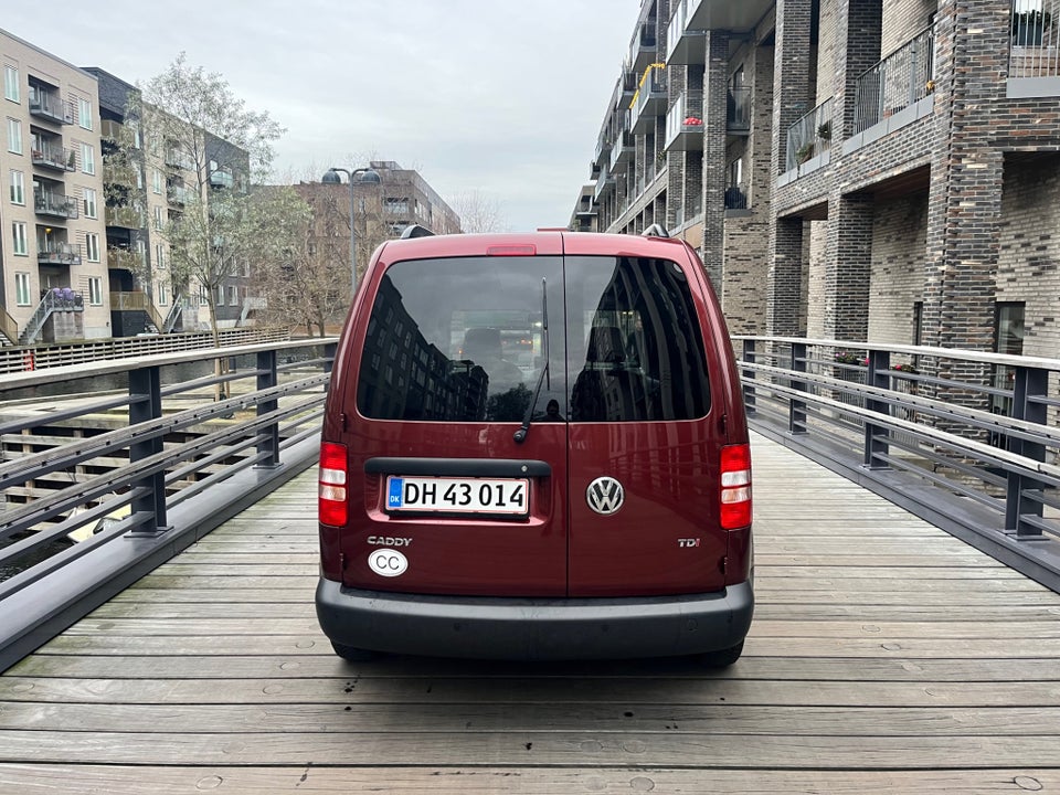 VW Caddy 1,6 TDi 75 Trendline BMT 4d
