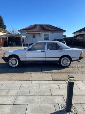 Mercedes 190 E 2,0 aut. 4d