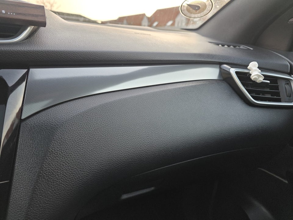 Nissan Qashqai 1,6 dCi 130 Tekna X-tr. 5d