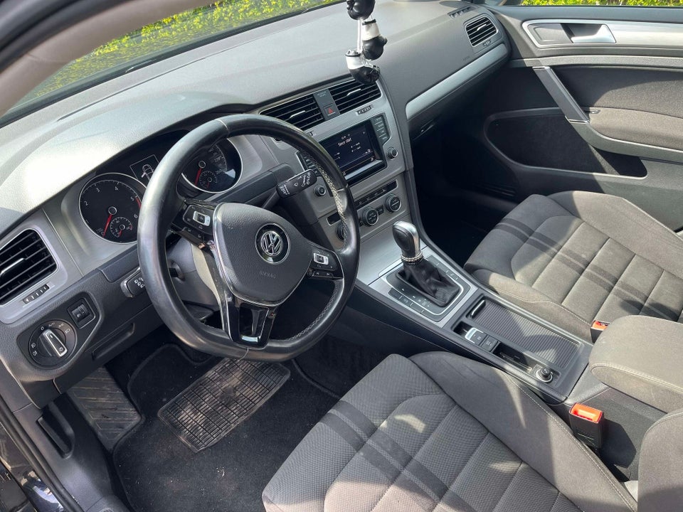 VW Golf VII 1,6 TDi 105 Highline Variant DSG BMT 5d