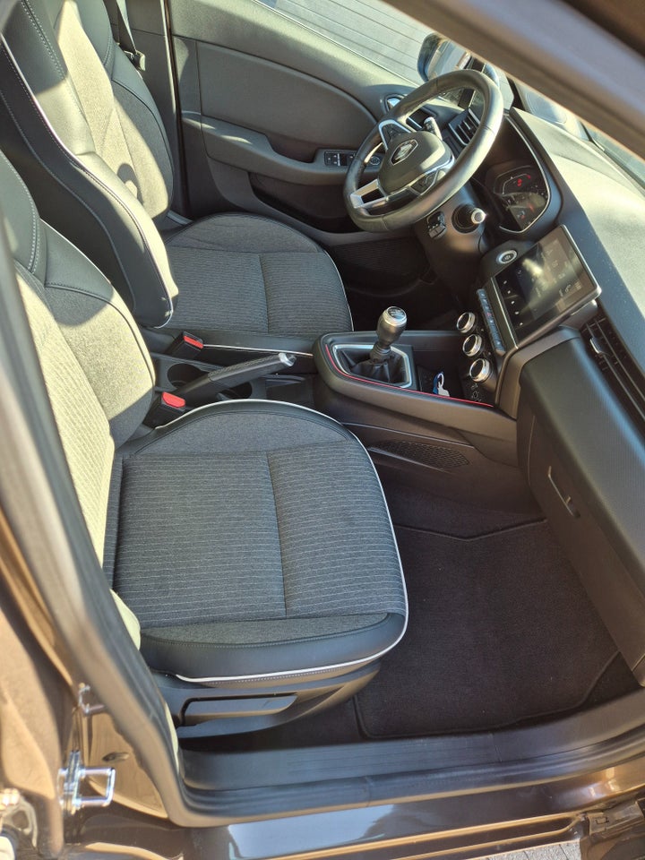 Renault Clio V 1,0 TCe 100 Intens 5d