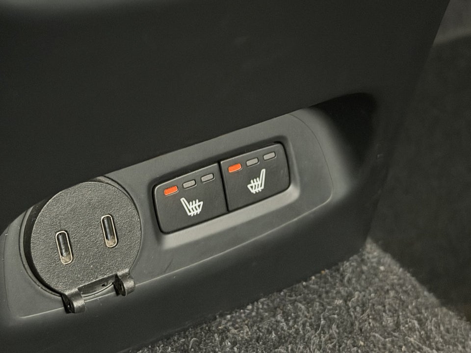 Volvo XC40 P6 ReCharge Pro 5d