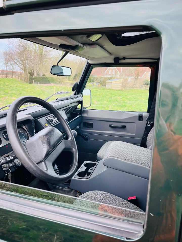 Land Rover Defender 110 2,5 TD5 10prs 5d