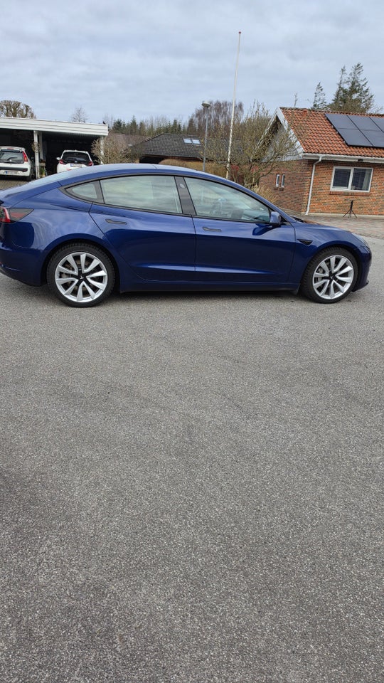 Tesla Model 3 Long Range AWD 4d