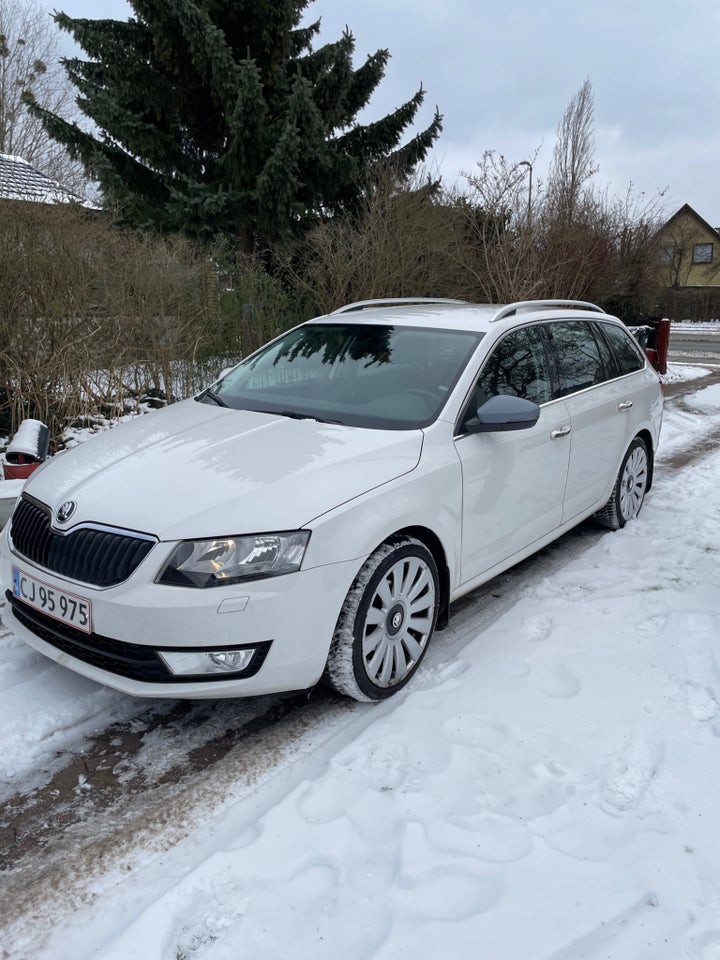 Skoda Octavia 1,6 TDi 105 Ambition Combi DSG 5d
