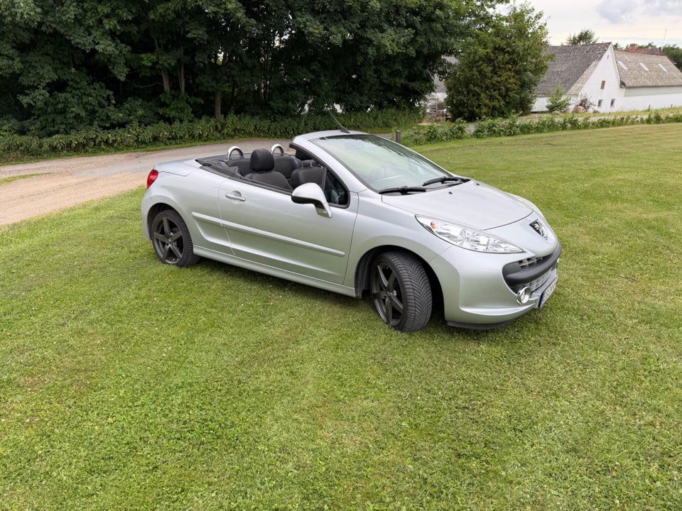 Peugeot 207 1,6 VTi CC 2d