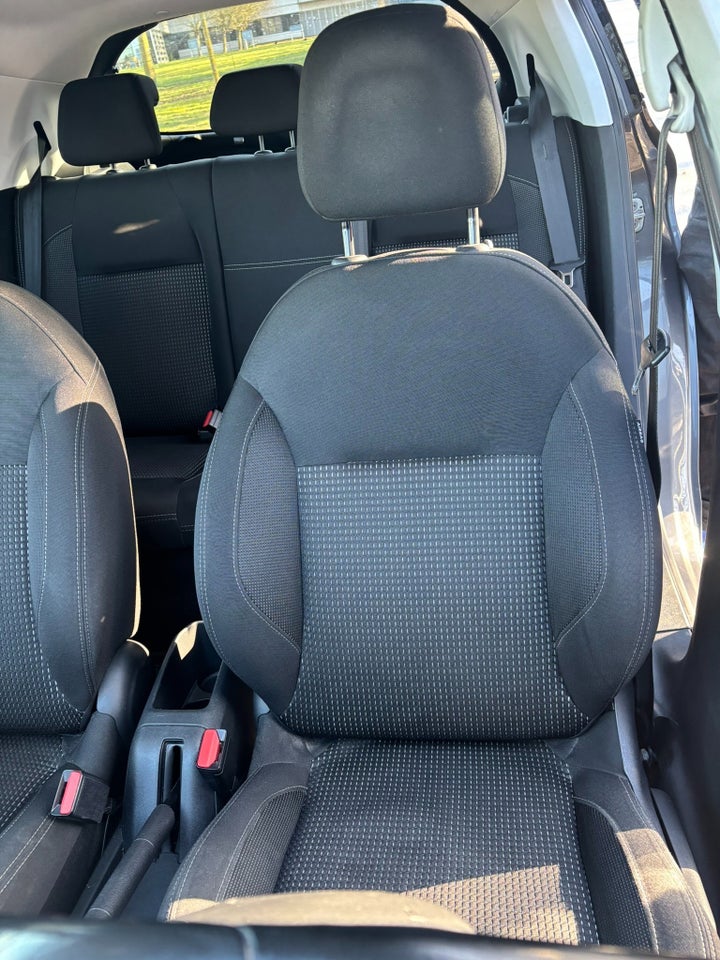 Peugeot 208 1,6 BlueHDi 100 Selection Sky 5d