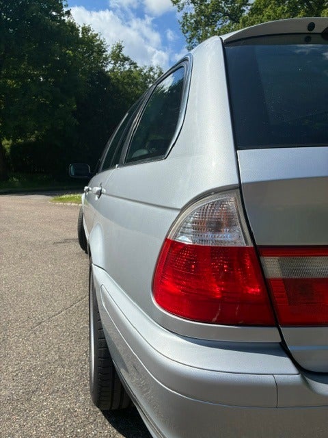 BMW 330i 3,0 Touring 5d