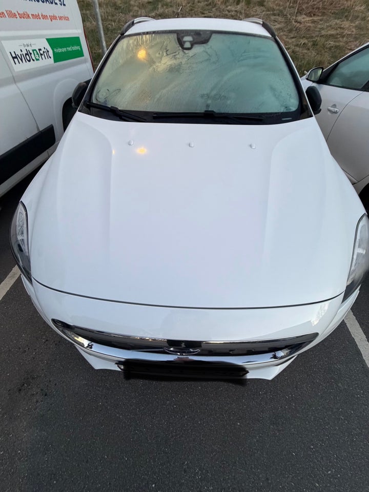 Volvo V40 CC 2,0 D3 150 Momentum 5d