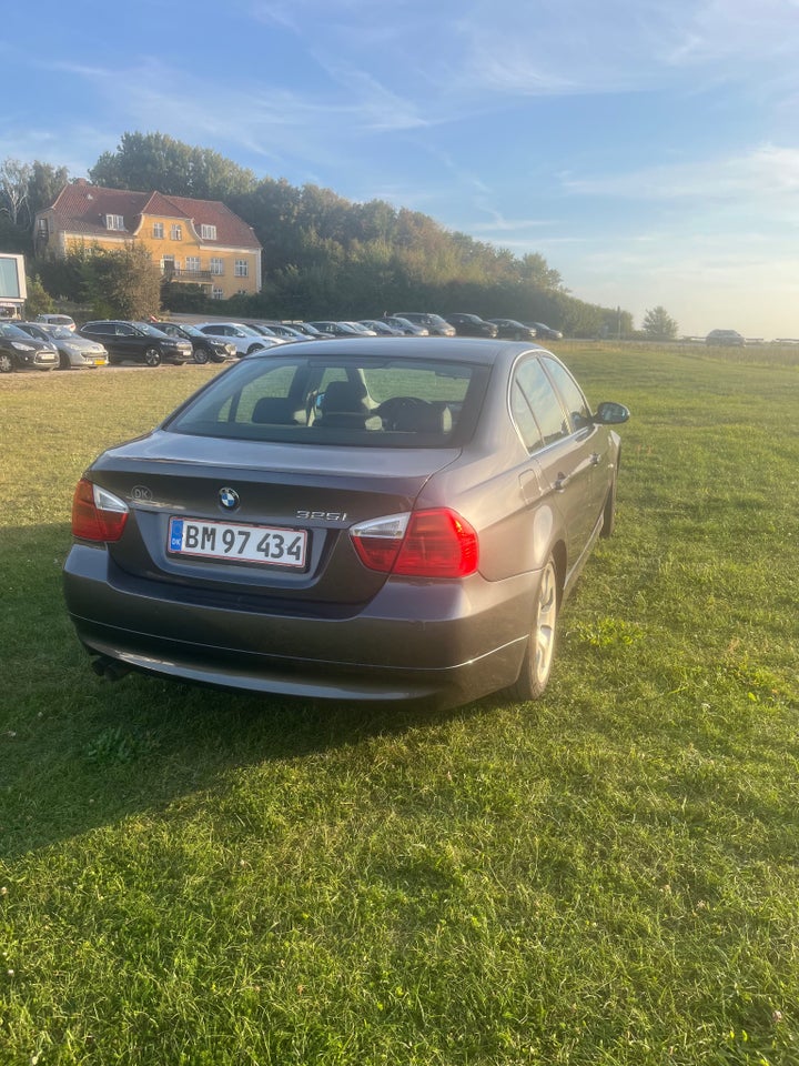 BMW 325i 2,5  4d