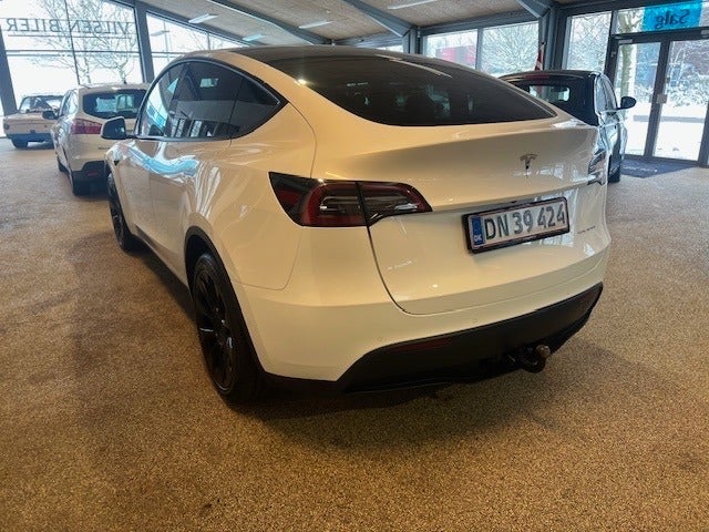 Tesla Model Y Long Range AWD 5d