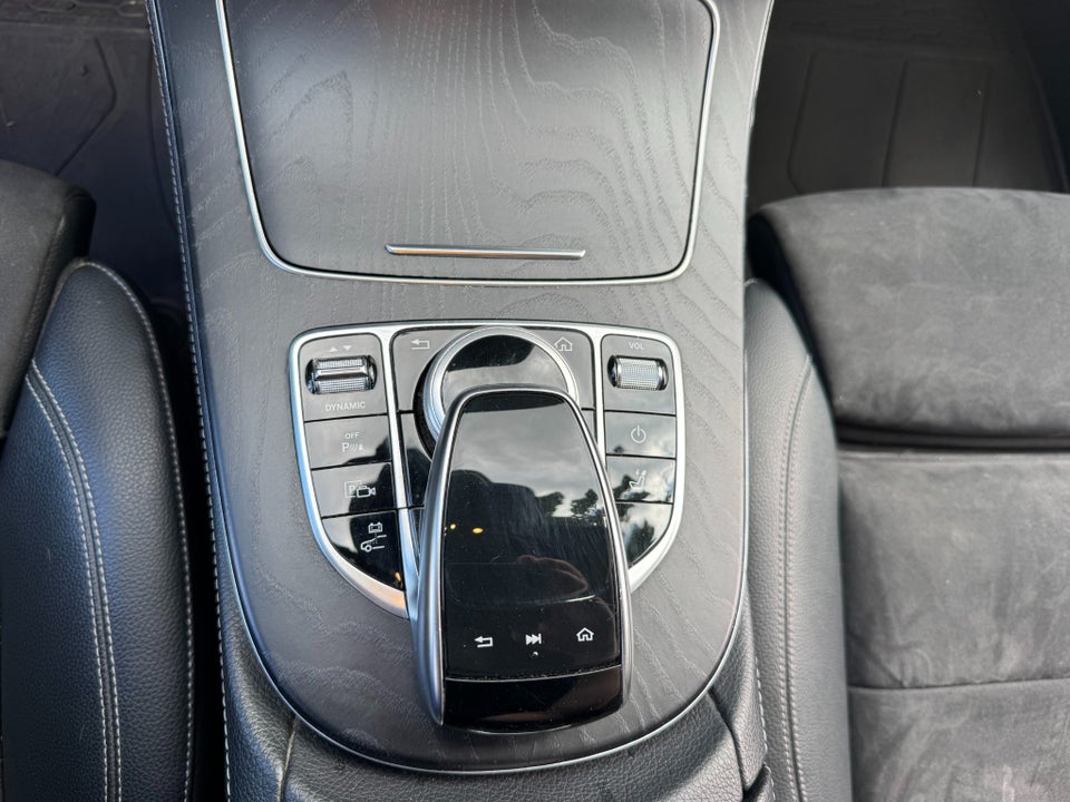 Mercedes E300 de 2,0 Advantage stc. aut. 5d