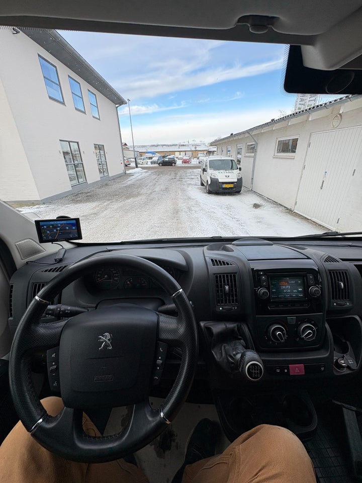 Peugeot Boxer 330 2,0 BlueHDi 130 L2H2 Premium