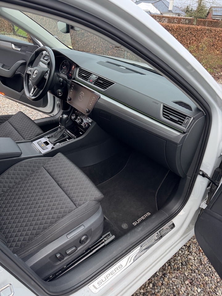 Skoda Superb 1,6 TDi 120 Style DSG 5d