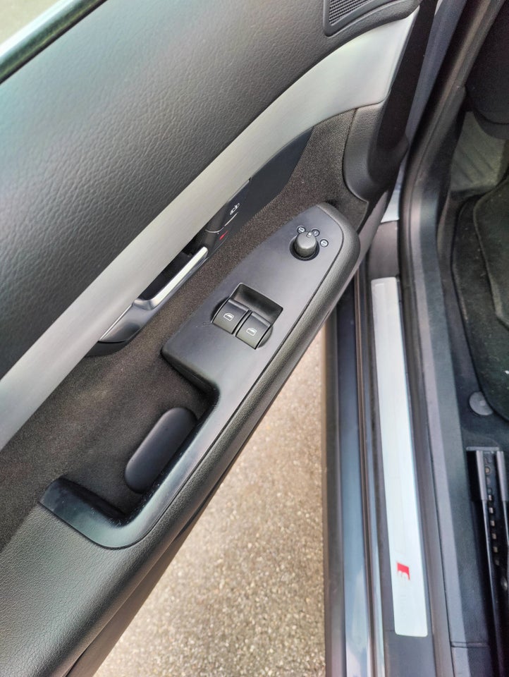 Audi A4 1,8 T 163 quattro 4d