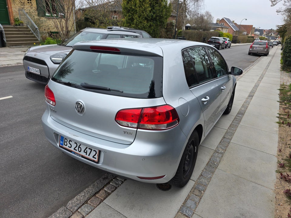 VW Golf VI 1,6 TDi 105 Comfortline 5d