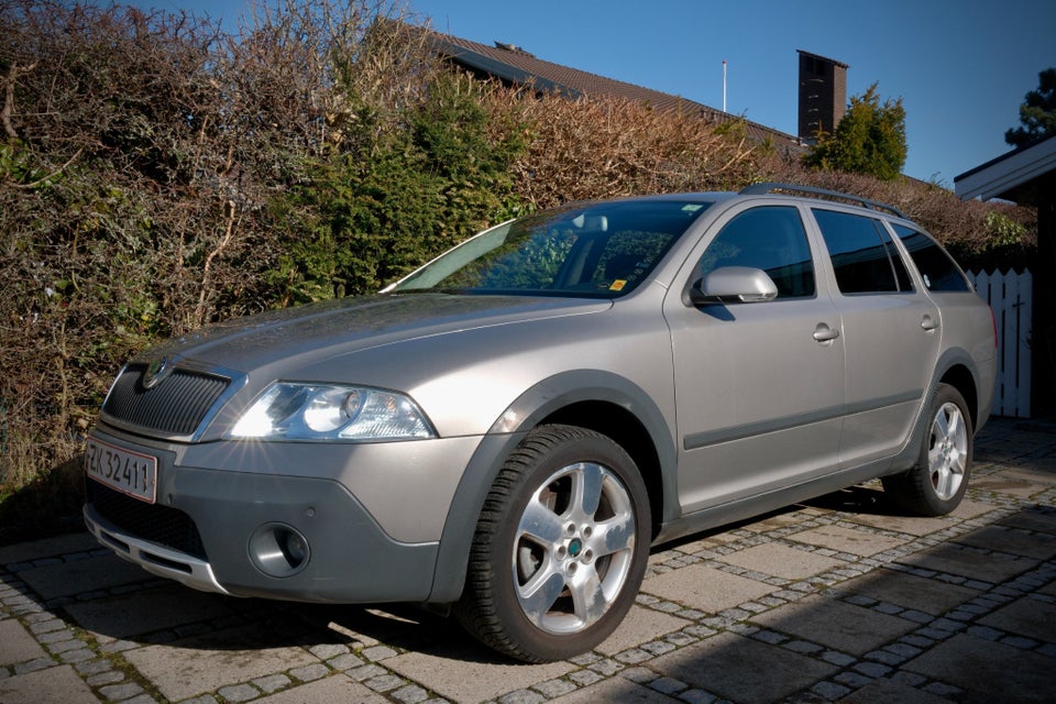 Skoda Octavia Scout 2,0 FSi 4x4 5d